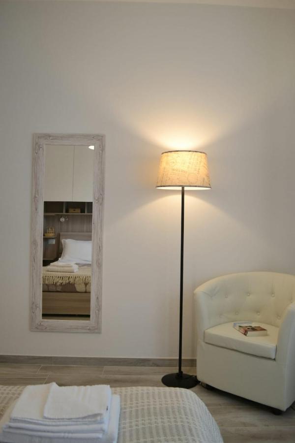 Le Grigne Guesthouse - The Garden Oliveto Lario Buitenkant foto